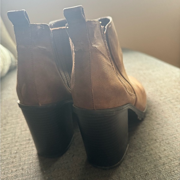 Brown Ankle Boots with Chunky Heel - Picture 4 of 6